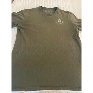 Men’s Under Armour T-shirt Medium